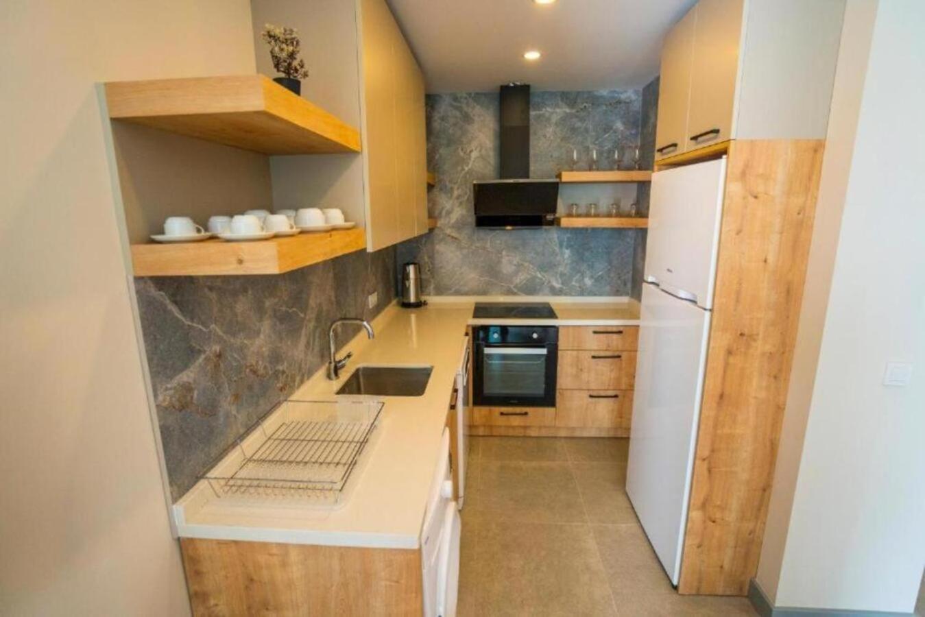 Lara Marine Homes Апарт-готель